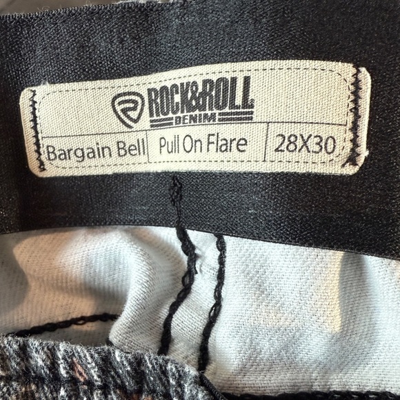 Rock & Roll Denim Paisley Print High Rise Bargain Bell Pull On Flare Jeans 28x30 - Picture 8 of 9